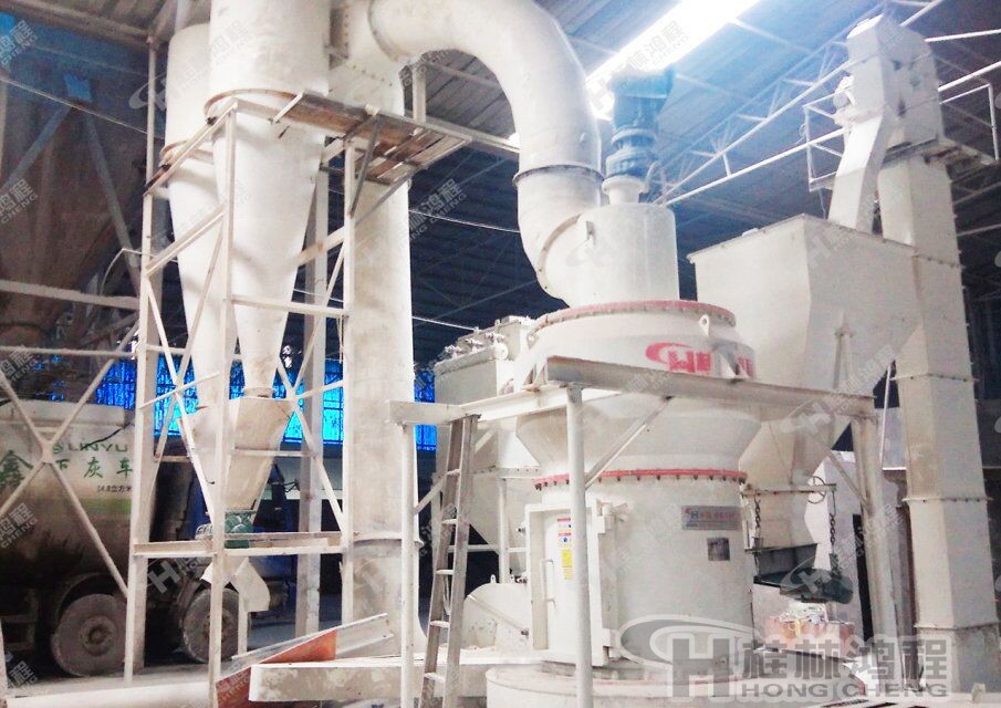 新型高效雷蒙磨粉機，200目活性炭，小型活性炭生產(chǎn)設(shè)備，活性炭整套生產(chǎn)設(shè)備